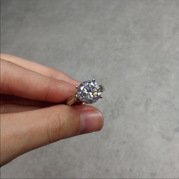 925 Large Silver Faux Diamond Engagement Ring Sz 8 - Picture 5 of 8
